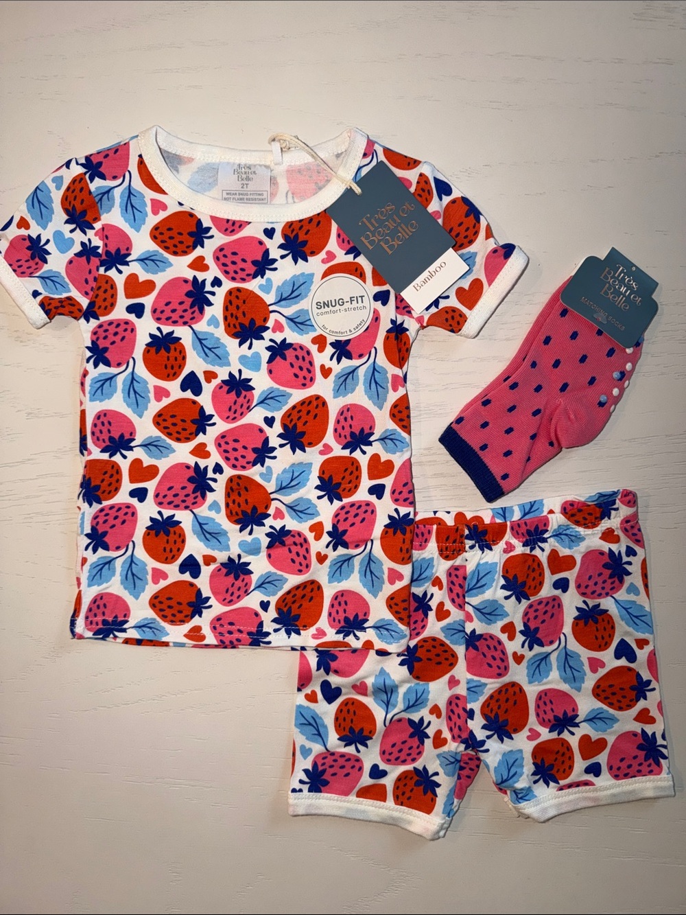 Tres Beau et Belle Strawberry Short Sleeve Shorts Pajama Set with Socks 2T 3T 4T